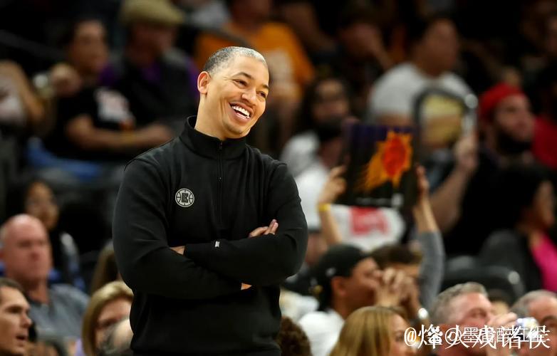 泰伦-卢:比赛艰难时要更加坚强,不要丧失勇气 泰伦-卢:比赛艰难时要更加坚强,不要丧失勇气